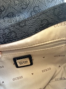 Qadın çantası "Guess"