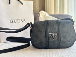 Qadın çantası "Guess"