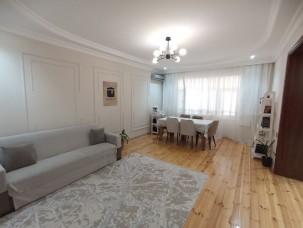 Qaraçuxur, Satılır Həyət evi, 10 otaqlı, 300 m²