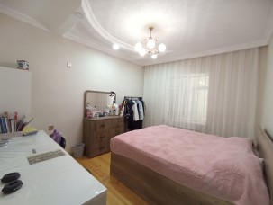 Qaraçuxur, Satılır Həyət evi, 10 otaqlı, 300 m²