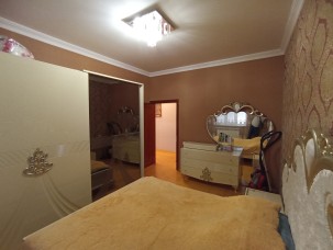 Qaraçuxur, Satılır Həyət evi, 10 otaqlı, 300 m²