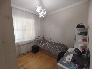 Qaraçuxur, Satılır Həyət evi, 10 otaqlı, 300 m²